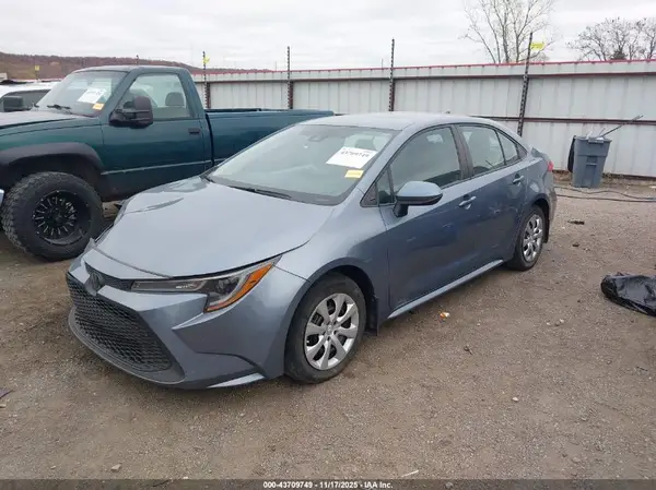 5YFEPMAE9NP371528 2022 TOYOTA COROLLA - Image 2