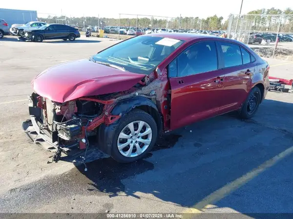 5YFEPMAE9NP371724 2022 TOYOTA COROLLA - Image 2