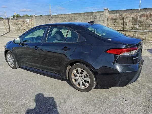 5YFEPMAE9NP380469 2022 TOYOTA COROLLA - Image 2