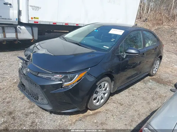 5YFEPMAE9NP382089 2022 TOYOTA COROLLA - Image 2