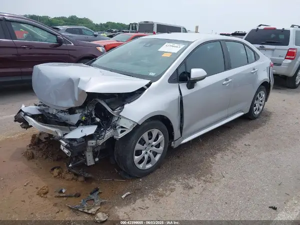 5YFEPMAE9NP382383 2022 TOYOTA COROLLA - Image 2