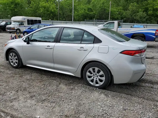 5YFEPMAE9NP382674 2022 TOYOTA COROLLA - Image 2