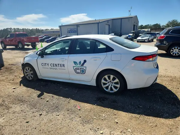 5YFEPMAE9NP383243 2022 TOYOTA COROLLA - Image 2