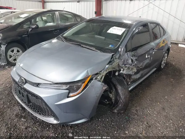 5YFEPMAE9NP385252 2022 TOYOTA COROLLA - Image 2