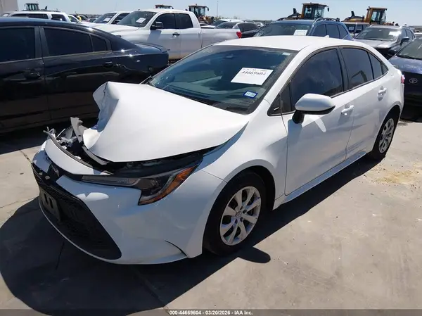 5YFEPMAE9NP385493 2022 TOYOTA COROLLA - Image 2