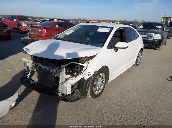 5YFEPMAE9NP388006 2022 TOYOTA COROLLA - Image 2