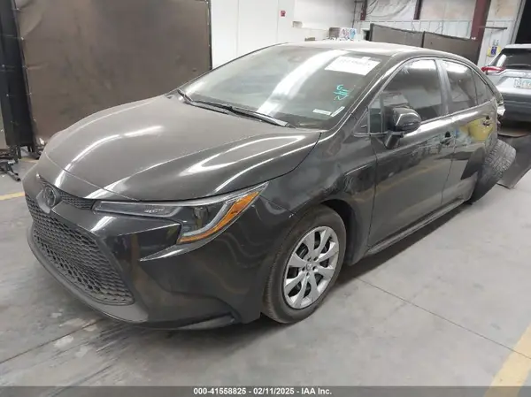 5YFEPMAE9NP389446 2022 TOYOTA COROLLA - Image 2