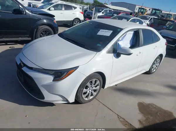 5YFEPMAE9NP389768 2022 TOYOTA COROLLA - Image 2