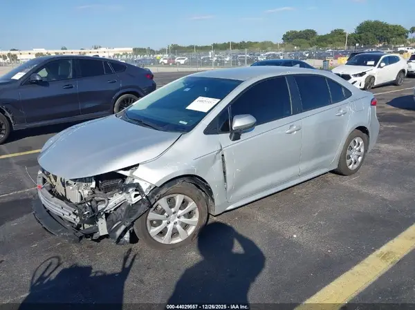 5YFEPMAEXMP152673 2021 TOYOTA COROLLA - Image 2
