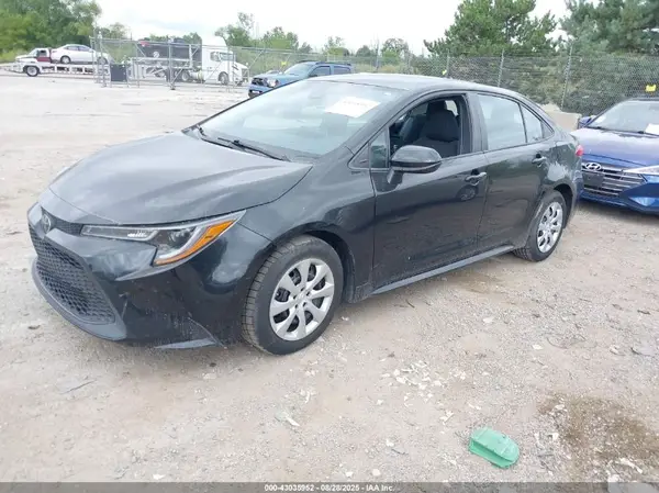 5YFEPMAEXMP156044 2021 TOYOTA COROLLA - Image 2