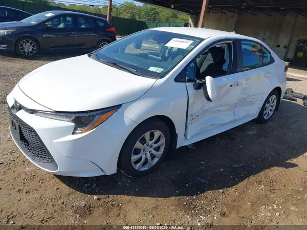 5YFEPMAEXMP161857 2021 TOYOTA COROLLA - Image 2