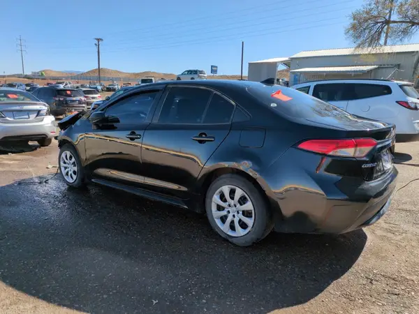 5YFEPMAEXMP165813 2021 TOYOTA COROLLA - Image 2