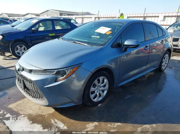 5YFEPMAEXMP183860 2021 TOYOTA COROLLA - Image 2