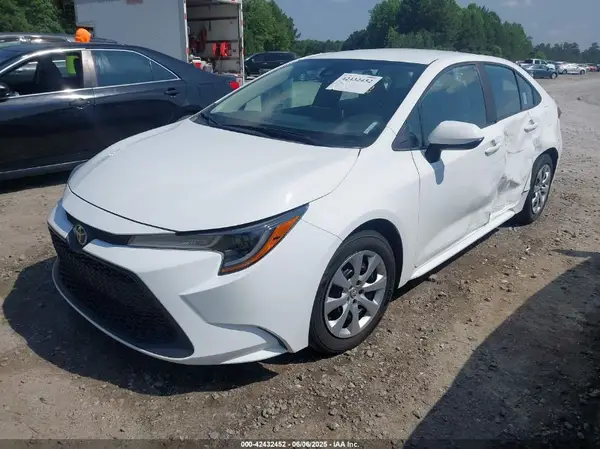 5YFEPMAEXMP185270 2021 TOYOTA COROLLA - Image 2