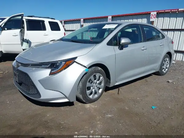 5YFEPMAEXMP186080 2021 TOYOTA COROLLA - Image 2