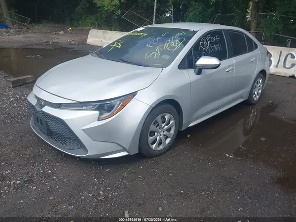 5YFEPMAEXMP215383 2021 TOYOTA COROLLA - Image 2