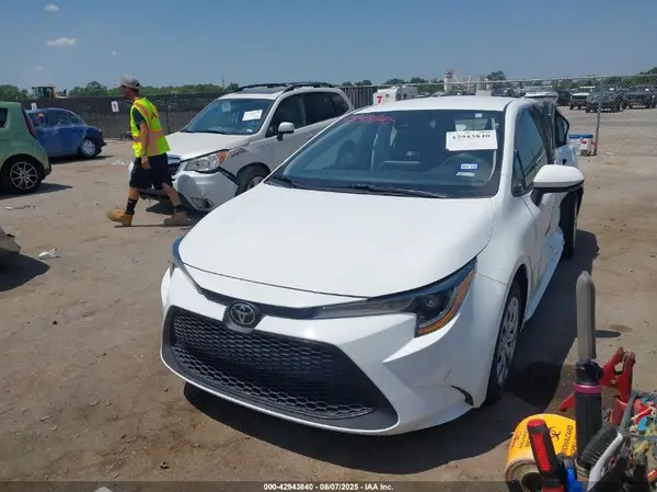 5YFEPMAEXMP245533 2021 TOYOTA COROLLA - Image 2
