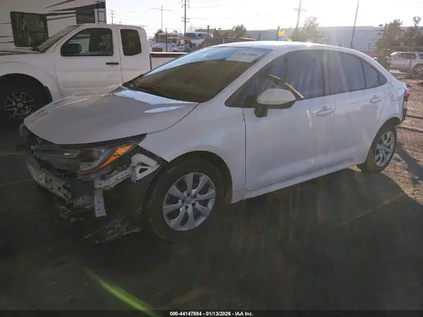 5YFEPMAEXMP260873 2021 TOYOTA COROLLA - Image 2