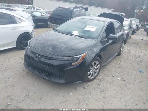 5YFEPMAEXMP267564 2021 TOYOTA COROLLA - Image 2