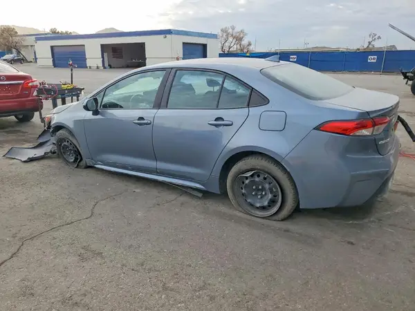 5YFEPMAEXNP276475 2022 TOYOTA COROLLA - Image 2