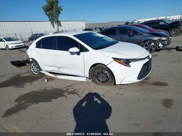 5YFEPMAEXNP278176 2022 TOYOTA COROLLA - Image 1