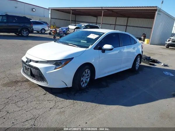 5YFEPMAEXNP278176 2022 TOYOTA COROLLA - Image 2