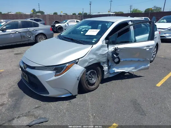 5YFEPMAEXNP278257 2022 TOYOTA COROLLA - Image 2