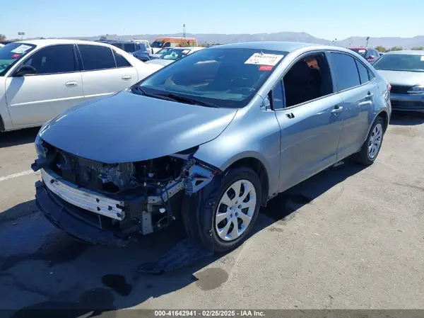 5YFEPMAEXNP282695 2022 TOYOTA COROLLA - Image 2