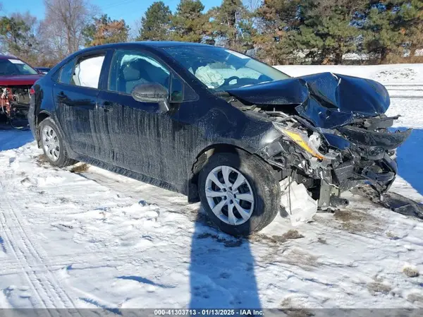 5YFEPMAEXNP305182 2022 TOYOTA COROLLA - Image 1