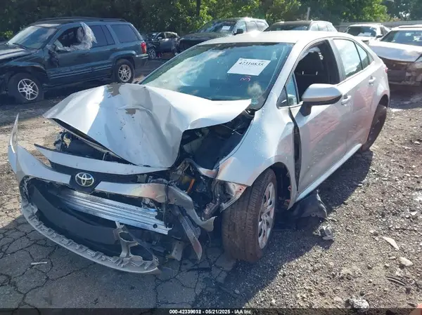 5YFEPMAEXNP318580 2022 TOYOTA COROLLA - Image 2