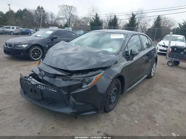 5YFEPMAEXNP324007 2022 TOYOTA COROLLA - Image 2