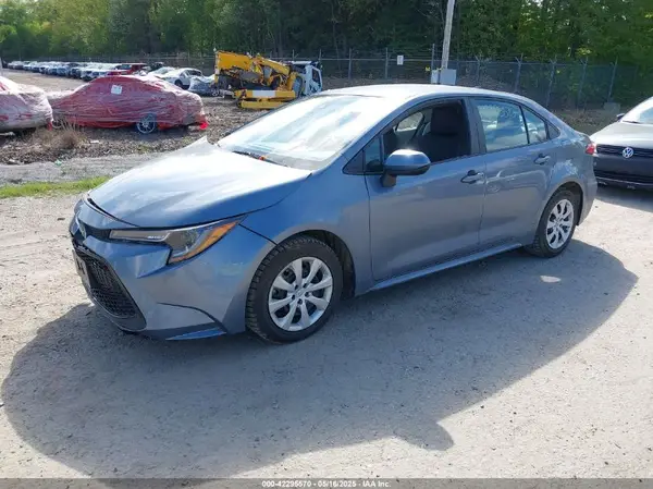 5YFEPMAEXNP324721 2022 TOYOTA COROLLA - Image 2