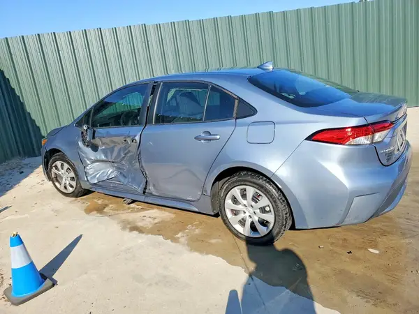 5YFEPMAEXNP329644 2022 TOYOTA COROLLA - Image 2