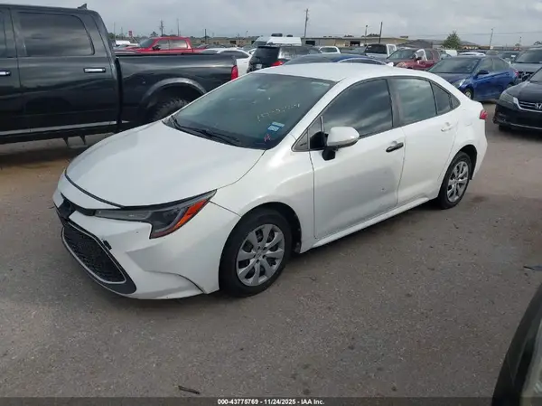 5YFEPMAEXNP332186 2022 TOYOTA COROLLA - Image 2