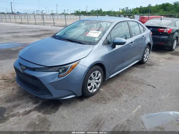 5YFEPMAEXNP339137 2022 TOYOTA COROLLA - Image 2
