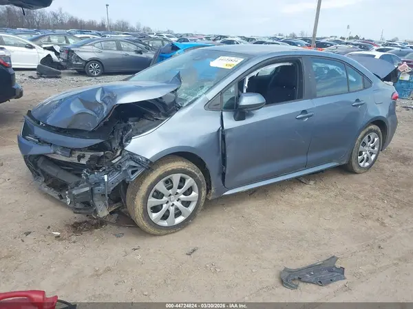 5YFEPMAEXNP340997 2022 TOYOTA COROLLA - Image 2