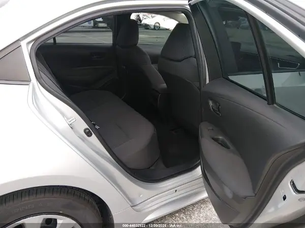 5YFEPMAEXNP352972 2022 TOYOTA COROLLA - Image 8
