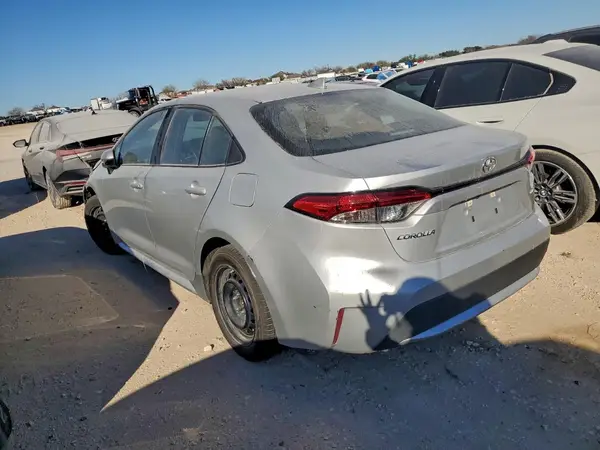 5YFEPMAEXNP357055 2022 TOYOTA COROLLA - Image 2