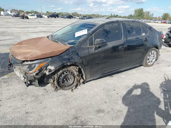 5YFEPMAEXNP359713 2022 TOYOTA COROLLA - Image 2