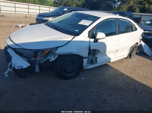 5YFEPMAEXNP368038 2022 TOYOTA COROLLA - Image 2