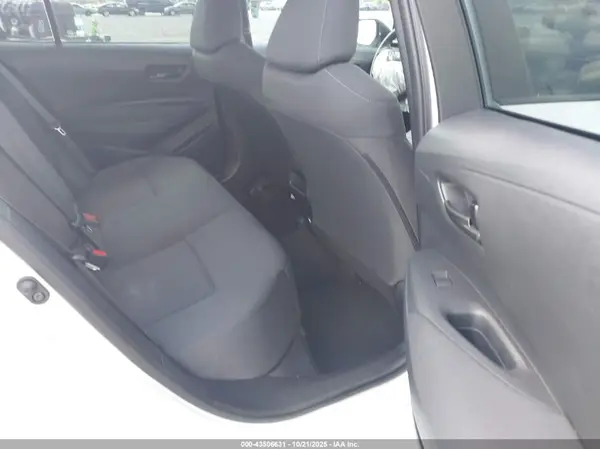 5YFEPMAEXNP370064 2022 TOYOTA COROLLA - Image 8