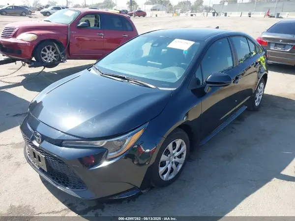 5YFEPMAEXNP380920 2022 TOYOTA COROLLA - Image 2