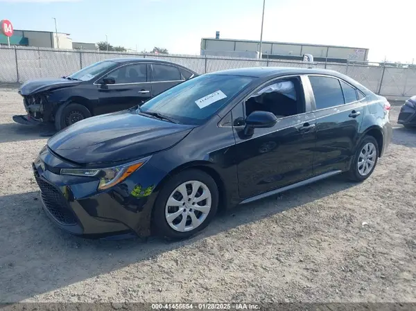 5YFEPMAEXNP389584 2022 TOYOTA COROLLA - Image 2