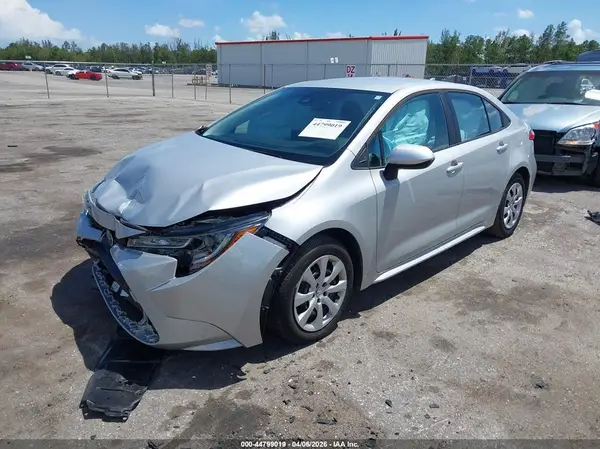 5YFEPMAEXNP390153 2022 TOYOTA COROLLA - Image 2