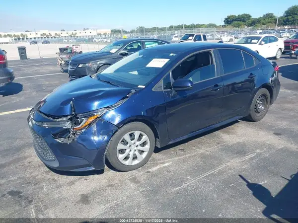 5YFEPRAE0LP083911 2020 TOYOTA COROLLA - Image 2
