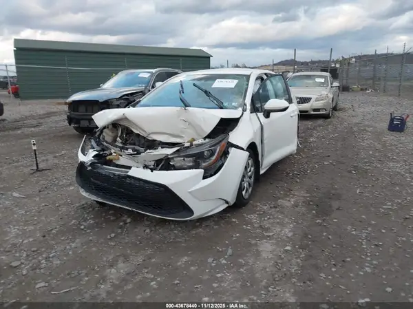 5YFEPRAE2LP101521 2020 TOYOTA COROLLA - Image 2