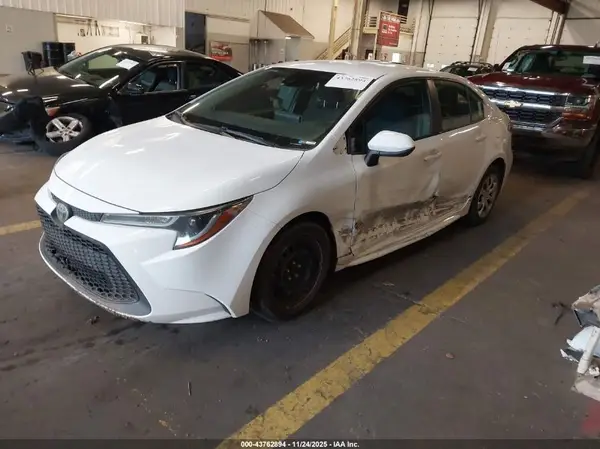 5YFEPRAE7LP037735 2020 TOYOTA COROLLA - Image 2