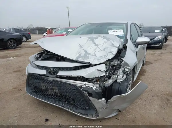 5YFEPRAE8LP126424 2020 TOYOTA COROLLA - Image 2