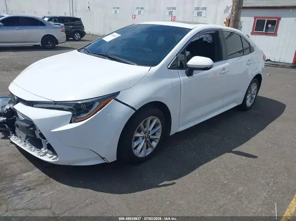 5YFFPMAE3NP293526 2022 TOYOTA COROLLA - Image 2