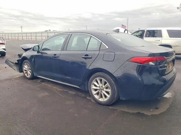 5YFFPMAE3NP332437 2022 TOYOTA COROLLA - Image 2